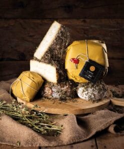 [10241] Il Fienile Pecorino Stagionato sotto Fieno